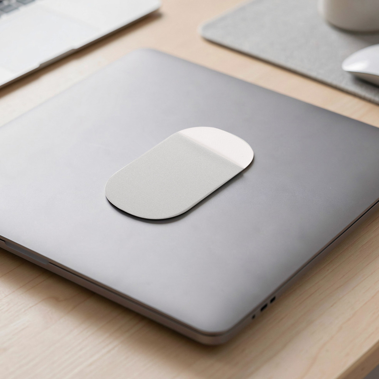 Étui portable adhésif gris pou - Tech Accessories For Laptop avis et prix