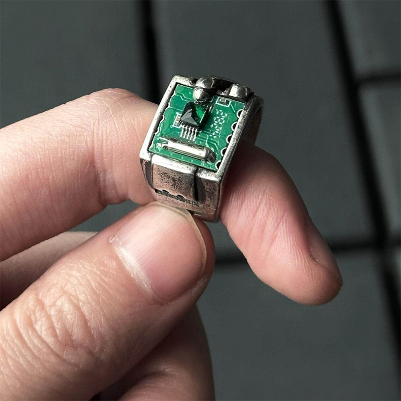 Bague à motif PCB inspirée de  - Tech Inspired Accessories avis et prix